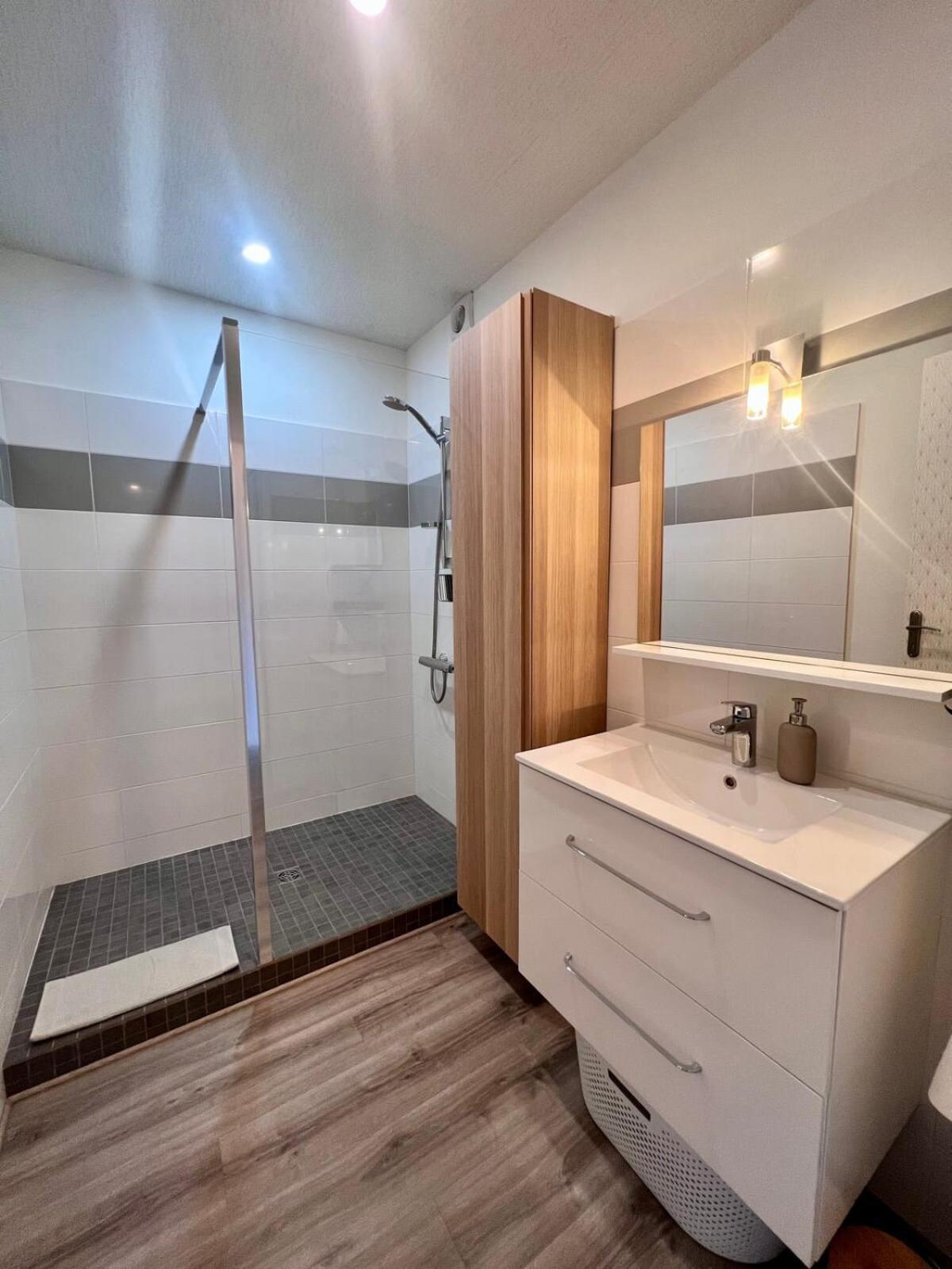 Apartment Casa Bert - T2 Avec Parking&balcon En Centre *