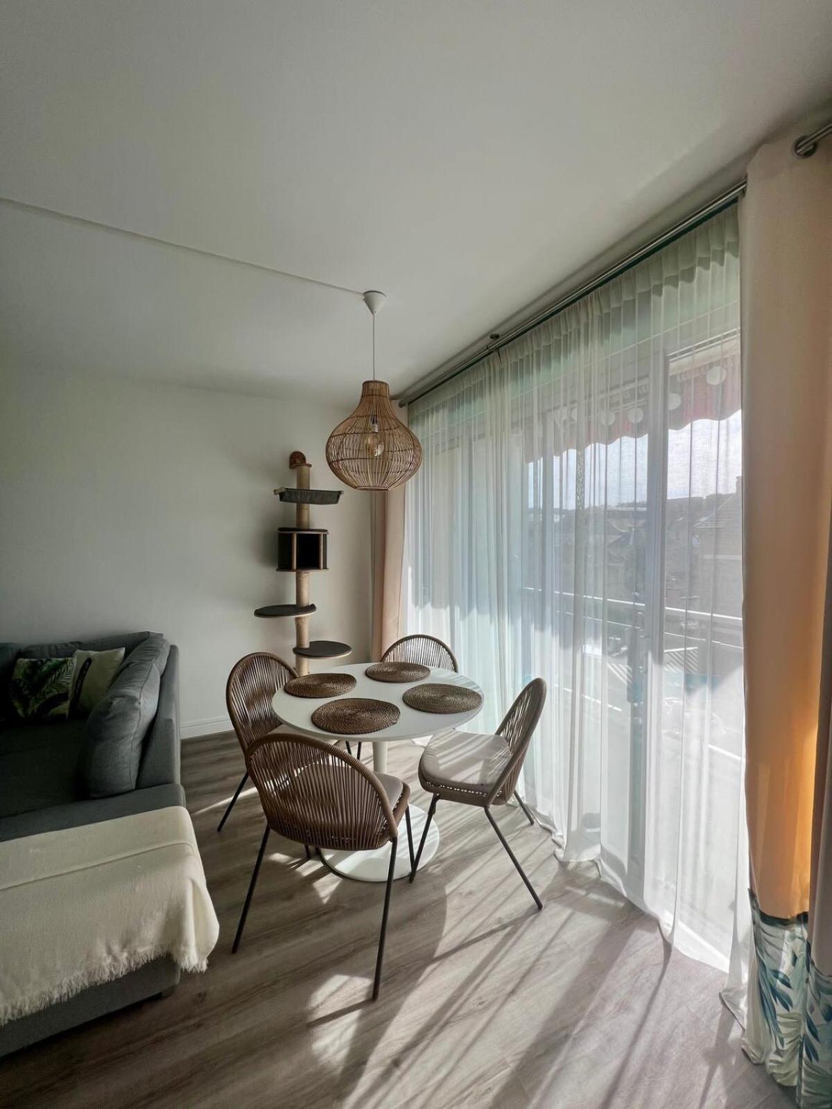 Apartment Casa Bert - T2 Avec Parking&balcon En Centre *